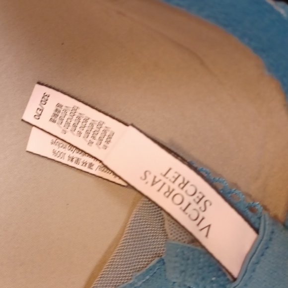 Victoria's Secret Dream Angel Lace Halter Bra - Picture 4 of 4